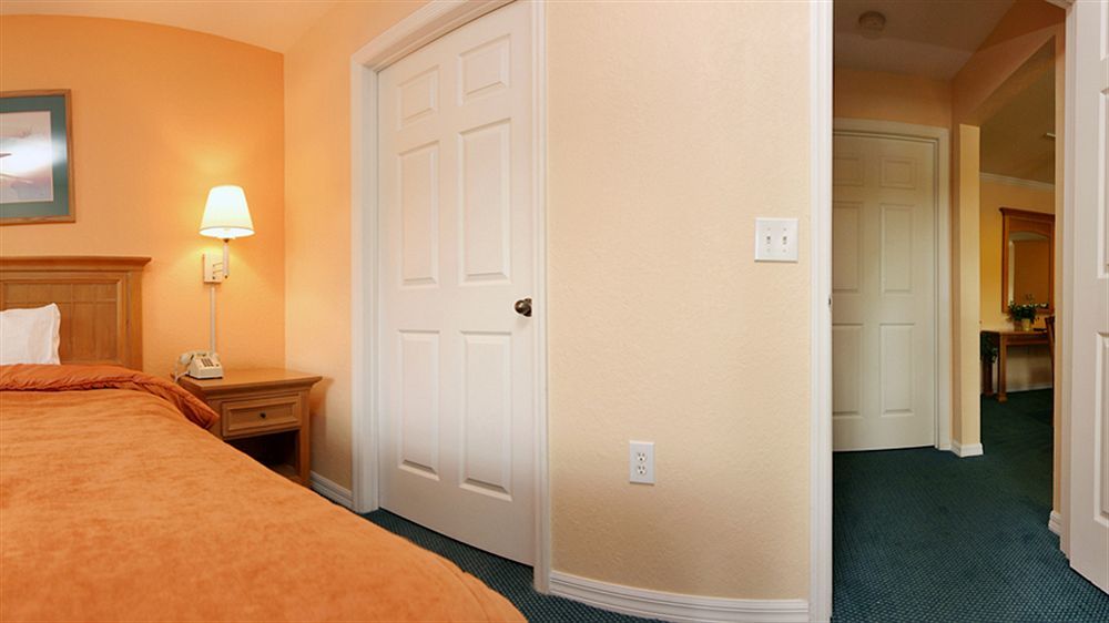 Mainsail Tampa Extended Stay מראה חיצוני תמונה